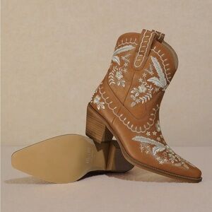 Mi.iM 8 Camel Embroidered Ankle Western Cowboy Boots